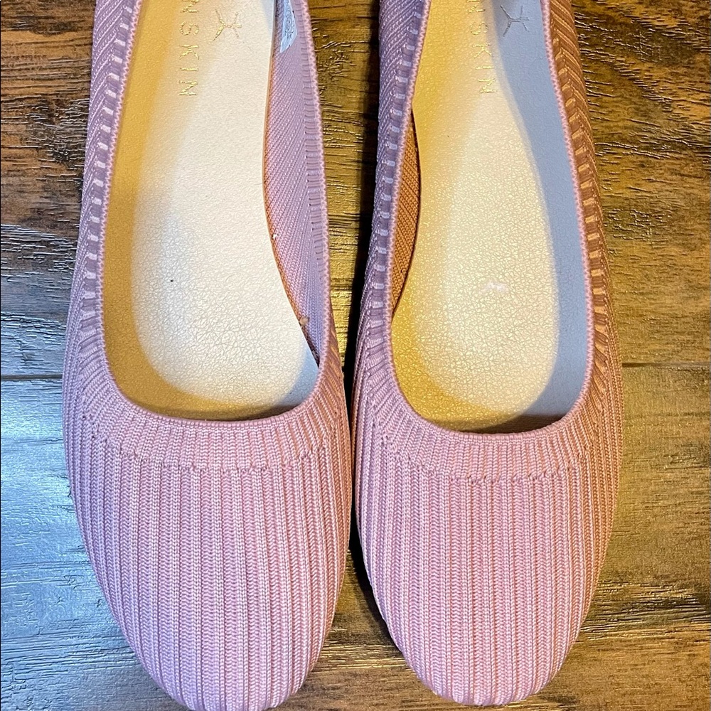 Danskin stretchy mesh material ballet flats
